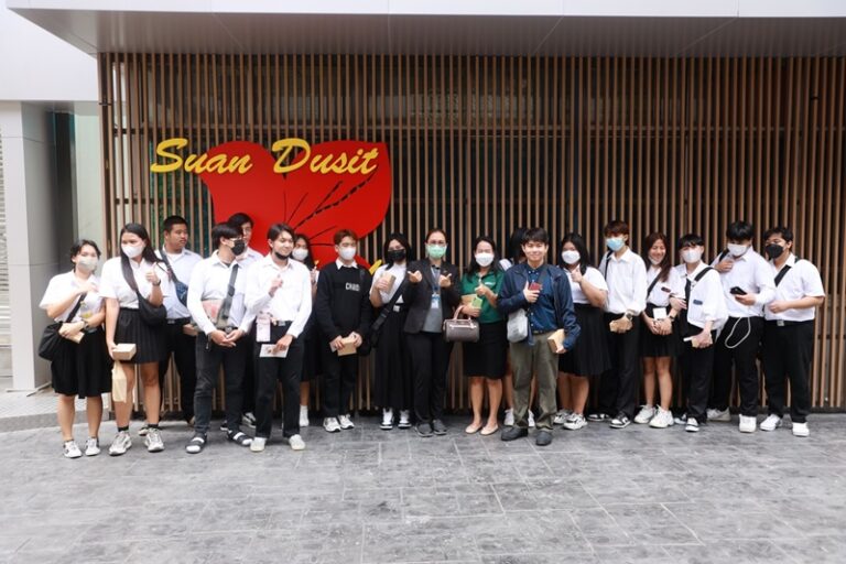 โครงการอาหารกลางวัน 1 (ครัวสวนดุสิต) ร่วมให้การต้อนรับคณะศึกษาดูงานจากคณะบริหารธุรกิจ มหาวิทยาลัยเทคโนโลยีราชมงคลรัตนโกสินทร์