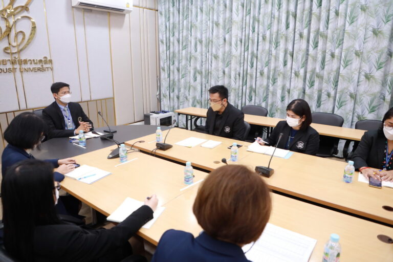 สำนักกิจการพิเศษ ร่วมกับ สวนดุสิตโพล ม.สวนดุสิต ประชุมเชื่อมโยงการดำเนินงานเพื่อการจัดทำแบบสำรวจของผู้รับบริการหน่วยงานในกำกับสำนักกิจการพิเศษ