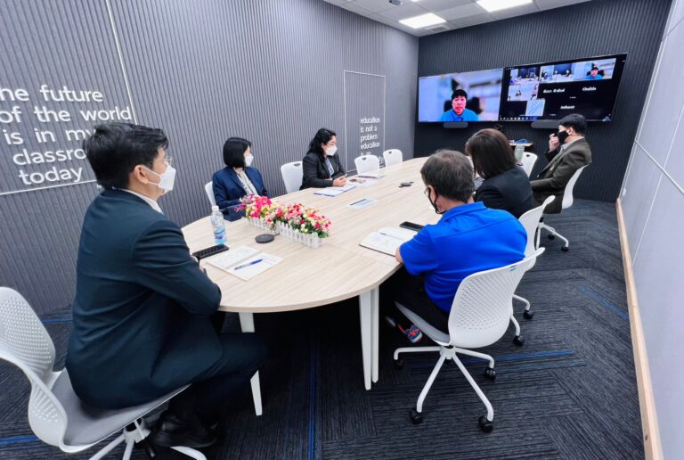 โครงการศูนย์บริหารกายเพื่อสุขภาพ สำนักกิจการพิเศษ ม.สวนดุสิต จัดประชุมการดำเนินงานสระว่ายน้ำวิทยาเขตสุพรรณบุรี และศูนย์การศึกษาที่มีสระว่ายน้ำให้เป็นมาตรฐานเดียวกัน 