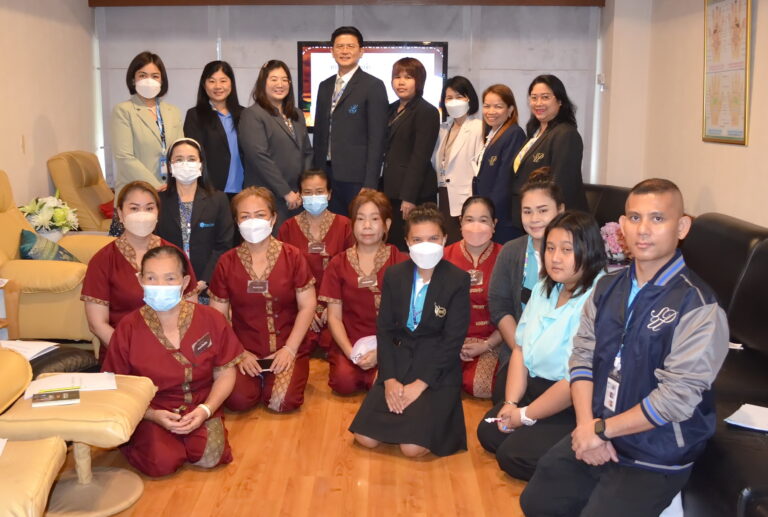 สำนักกิจการพิเศษ ร่วมกับ สาขาวิชาภาษาจีนเพื่องานบริการ คณะมนุษยศาสตร์ฯ มสด. จัดกิจกรรมการอบรม “ภาษาจีนเพื่อการสื่อสาร” ให้กับเจ้าหน้าที่หัตถเวชโครงการศูนย์บริหารกายเพื่อสุขภาพ