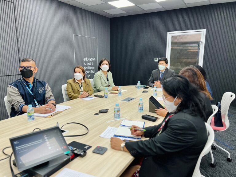 สำนักกิจการพิเศษ ร่วมกับ วิทยาเขตสุพรรณบุรี ศูนย์การศึกษา และสำนักงานบริการอาคารวิทยาศาสตร์ ประชุมการดำเนินงานของเจ้าหน้าที่บริการการศึกษา (ผู้นำการออกกำลังกาย) และการส่งเสริมสุขภาพให้กับบุคลากร และนักศึกษา ม.สวนดุสิต 