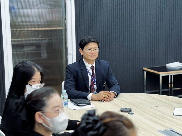 สำนักกิจการพิเศษ มสด. ร่วมกับ กรรมการสมาคมโรงแรมไทย และผู้ประกอบการบ้านทะเลดาว รีสอร์ท หัวหิน ประชุมหารือแนวทางการให้บริการผ่านแพลตฟอร์มการจองห้องพักออนไลน์สำหรับโรงแรมสวนดุสิต เพลส