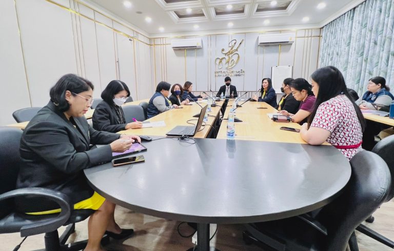 สำนักกิจการพิเศษ ร่วมกับ โครงการปฏิบัติการอาหารแปรรูป ม.สวนดุสิต ประชุมการบริการผลิตภัณฑ์นม   สวนดุสิตให้กับโรงเรียนสาธิตละอออุทิศ