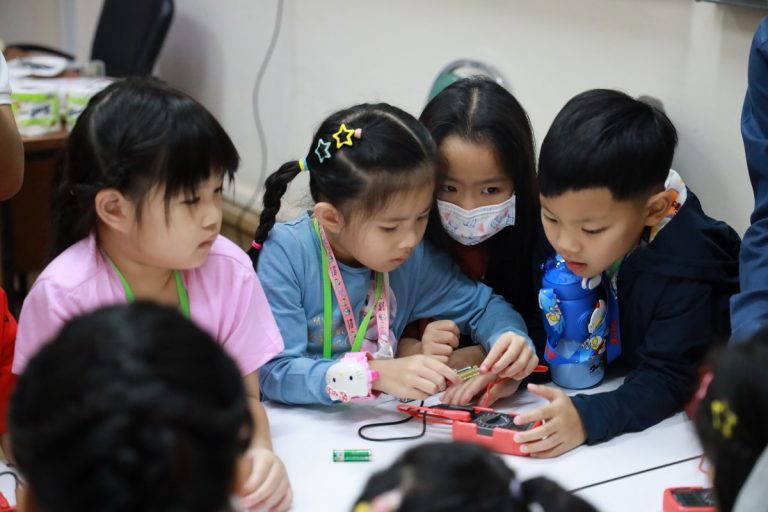 สำนักกิจการพิเศษ ร่วมกับ โครงการสอนดนตรีบุคคลภายนอก คณะมนุษยศาสตร์และสังคมศาสตร์ มสด. จัดกิจกรรม SDU Smart Camp Go Green (วันที่ 4)    