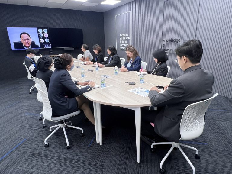 สำนักกิจการพิเศษ ม.สวนดุสิต จัดประชุมเชื่อมโยงการดำเนินงานร่วมกับหอมขจรฟาร์ม