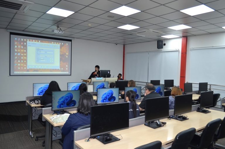 โครงการศูนย์บริหารกายเพื่อสุขภาพ สำนักกิจการพิเศษ ม.สวนดุสิต จัดกิจกรรมอบรมระบบการขายหน้าร้าน pRoMiSe Spa