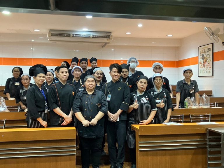 สำนักกิจการพิเศษ ร่วมกับ ศูนย์ฝึกปฏิบัติการอาหารนานาชาติสวนดุสิต โรงเรียนการเรือน ม.สวนดุสิต จัดกิจกรรมทดสอบยกระดับความสามารถด้านอาหาร พนักงานผลิตอาหาร ชำนาญงาน ระดับ 1 