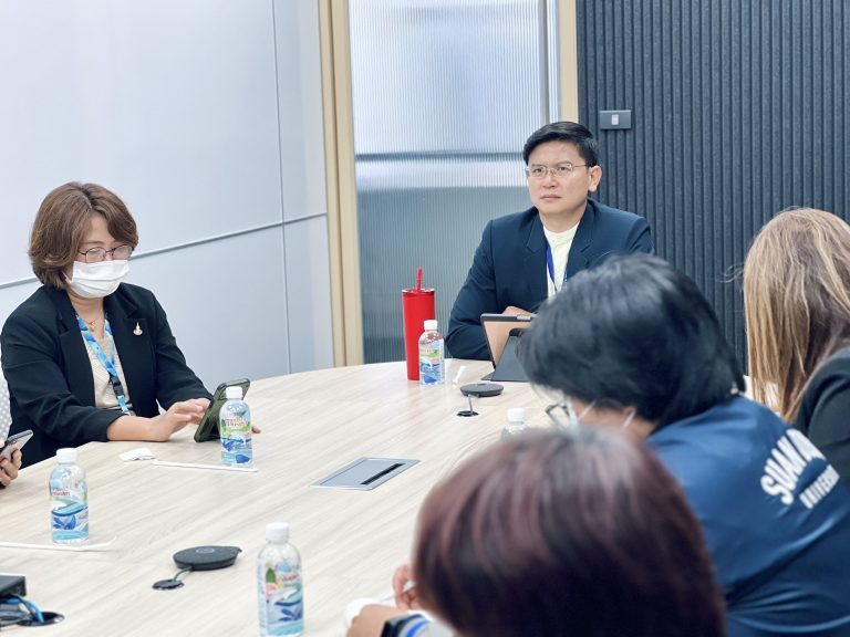 สำนักกิจการพิเศษ ม.สวนดุสิต จัดประชุมเชื่อมโยงการดำเนินงานร่วมกับหอมขจรฟาร์ม