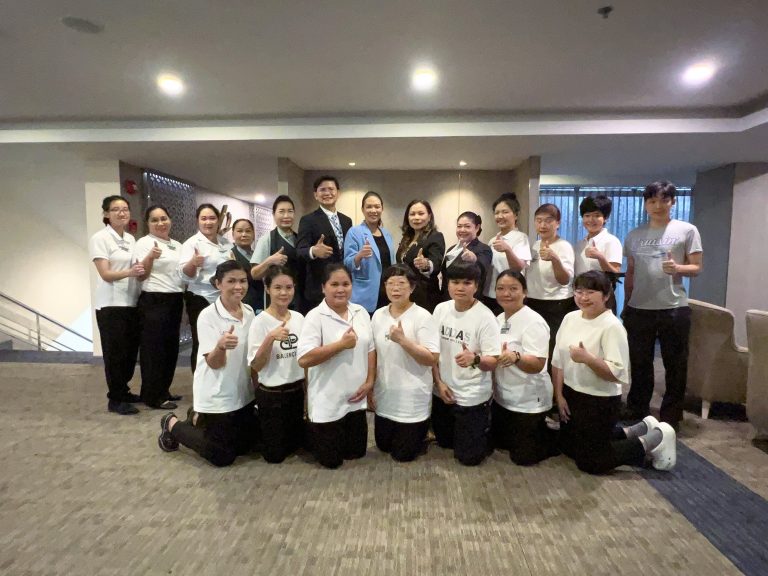 พิธีปิดกิจกรรมฝึกปฏิบัติงานหลักสูตรพนักงานแม่บ้านโรงแรมระดับต้น 72 ชั่วโมง ภายใต้ MOU ระหว่างกรุงเทพมหานคร โรงเรียนฝึกอาชีพฯ (ดินแดง1) ร่วมกับ โรงเรียนการท่องเที่ยวฯ และสำนักกิจการพิเศษ ม.สวนดุสิต