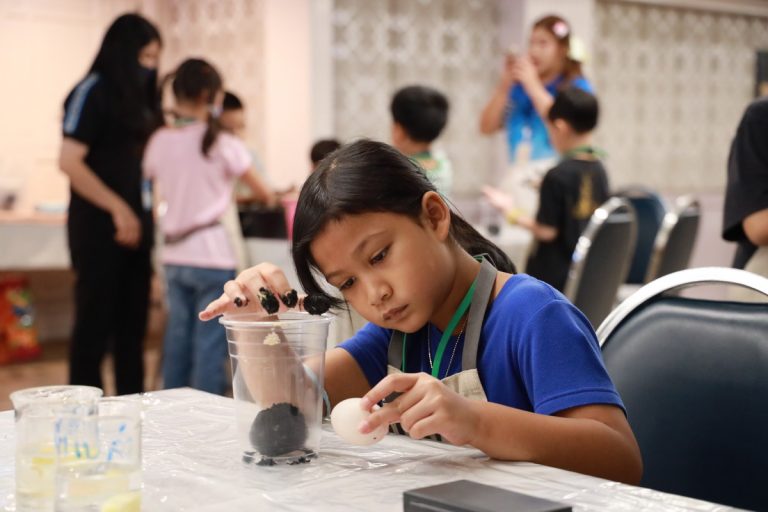 สำนักกิจการพิเศษ ร่วมกับ โครงการสอนดนตรีบุคคลภายนอก คณะมนุษยศาสตร์และสังคมศาสตร์ มสด. จัดกิจกรรม Small World @ SDU Smart Camp in March 2025 (วันที่ 4)    