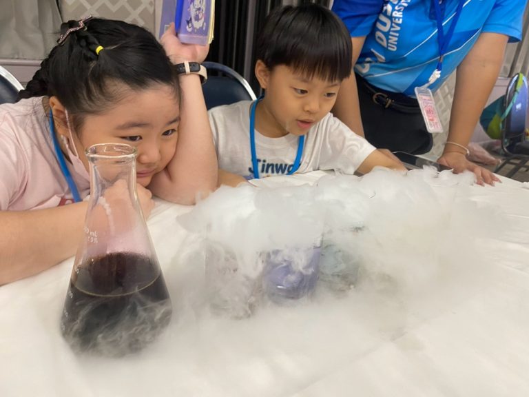 สำนักกิจการพิเศษ ร่วมกับ โครงการสอนดนตรีบุคคลภายนอก คณะมนุษยศาสตร์และสังคมศาสตร์ มสด. จัดกิจกรรม Small World @ SDU Smart Camp in March 2025 (วันที่ 11)    