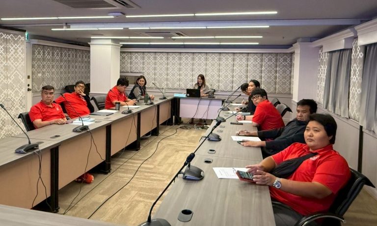 โครงการศูนย์บริหารกายฯ ม.สวนดุสิต จัดกิจกรรมอบรม ภาษาอังกฤษเพื่อการสื่อสาร ให้กับครูสอนว่ายน้ำ